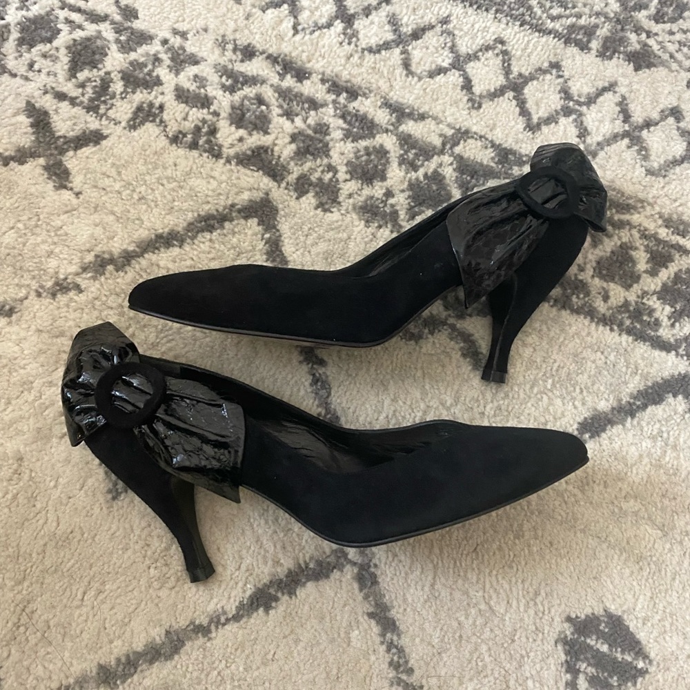 NWOT Stuart Weizmann black side bow heels▪️size 8